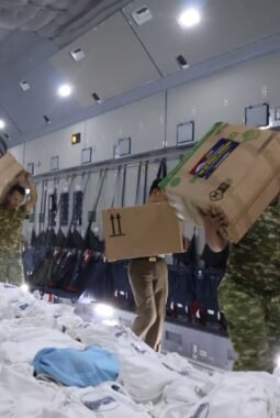 Hari Kedelapan Penanganan Gempa NTT, TNI Salurkan 695,170 Ton Bantuan