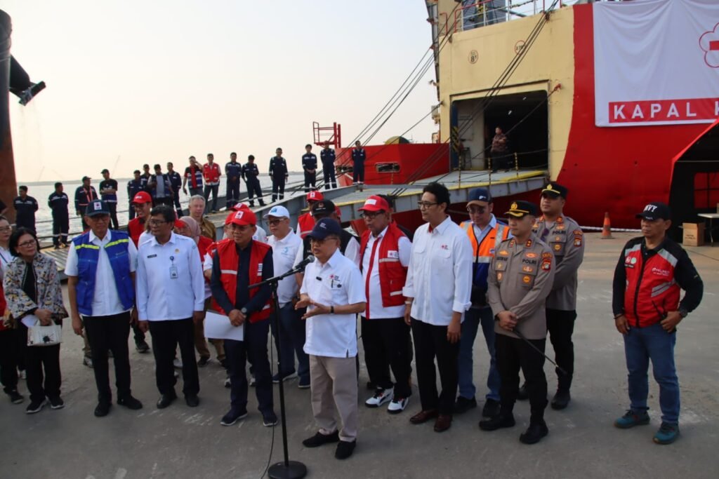 Portal Berita Indonesia dan Dunia Terkini Hari Ini, Update Harian Terbaru, Terlengkap, Tajam, Aktual dan Berimbang. JJOS Pelayanan Dan Pengamanan Bantuan Kemanusiaan PMI ke NTT melalui Kapal Laut dari Tanjung Priok - Teropong Rakyat