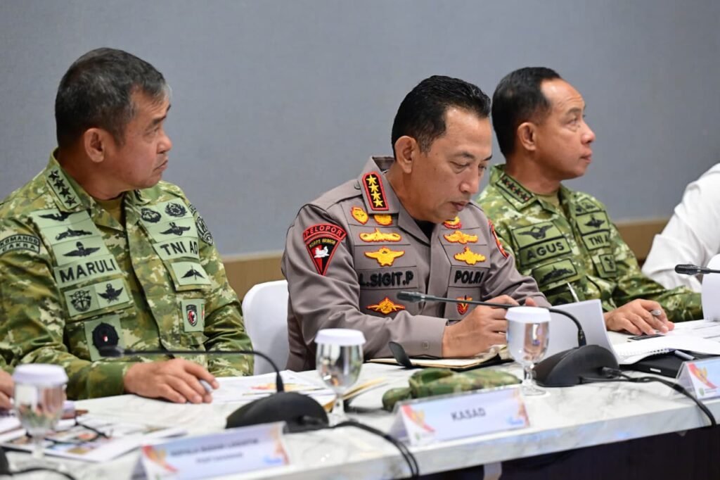 Panglima TNI Dampingi Presiden Prabowo Tinjau Penanganan Karhutla di Riau dan Sumatera Selatan - Teropong Rakyat