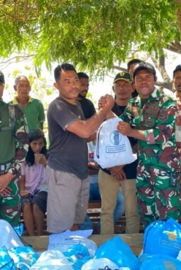 Hari Kesepuluh Penanganan Gempa NTT, TNI Salurkan 825,585 Ton Bantuan
