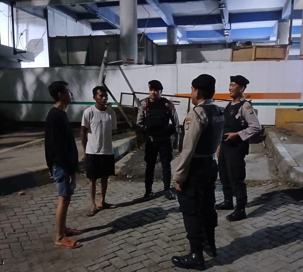 JJOS Patroli Perintis Presisi Polres Pelabuhan Tanjung Priok Intensifkan Patroli Malam, Antisipasi Kejahatan hingga Tawuran - Teropong Rakyat