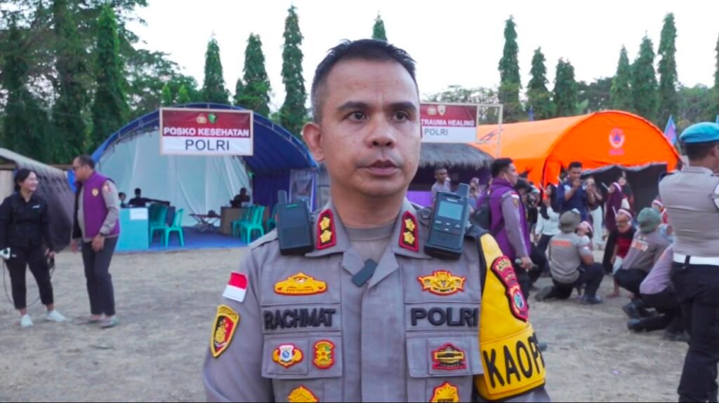 Portal Berita Indonesia dan Dunia Terkini Hari Ini, Update Harian Terbaru, Terlengkap, Tajam, Aktual dan Berimbang. Polres Nagekeo Hadirkan Posko Terpadu untuk Warga Terdampak Gempa - Teropong Rakyat