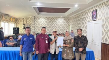 Dukung Pengelolaan Sampah Sungai Berkelanjutan, PT CTP TOLLWAYS Fasilitasi Operasional Barrier