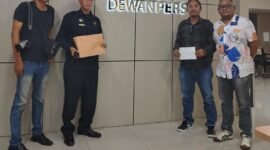 Jurnalis dari media kisikisi.co bersama rekan seprofesi mendatangani Kantor Dewan Pers di Jalan Kebon Sirih, Jakarta pada Senin (21/08/2026) lalu, untuk memperjuangkan dan meminta keadilan dalam bekerja sebagai kuli tinta.