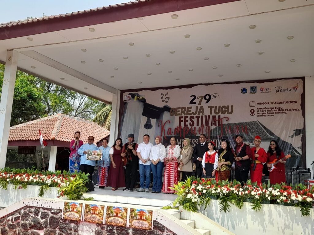 Portal Berita Indonesia dan Dunia Terkini Hari Ini, Update Harian Terbaru, Terlengkap, Tajam, Aktual dan Berimbang. HUT 279 Tahun Gereja Tugu: Pawai 6 Marga Menyatu, Bukti Persatuan Abadi Warisan Leluhur Portugis-Tugu - Teropong Rakyat