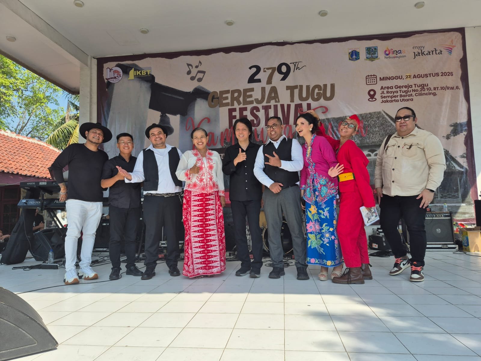Portal Berita Indonesia dan Dunia Terkini Hari Ini, Update Harian Terbaru, Terlengkap, Tajam, Aktual dan Berimbang. Keroncong, Tari Noni, Dan Pawai Marga Tugu, Budaya Portugis-Tugu Bertahan 279 Tahun Dan Tetap Menggema! - Teropong Rakyat