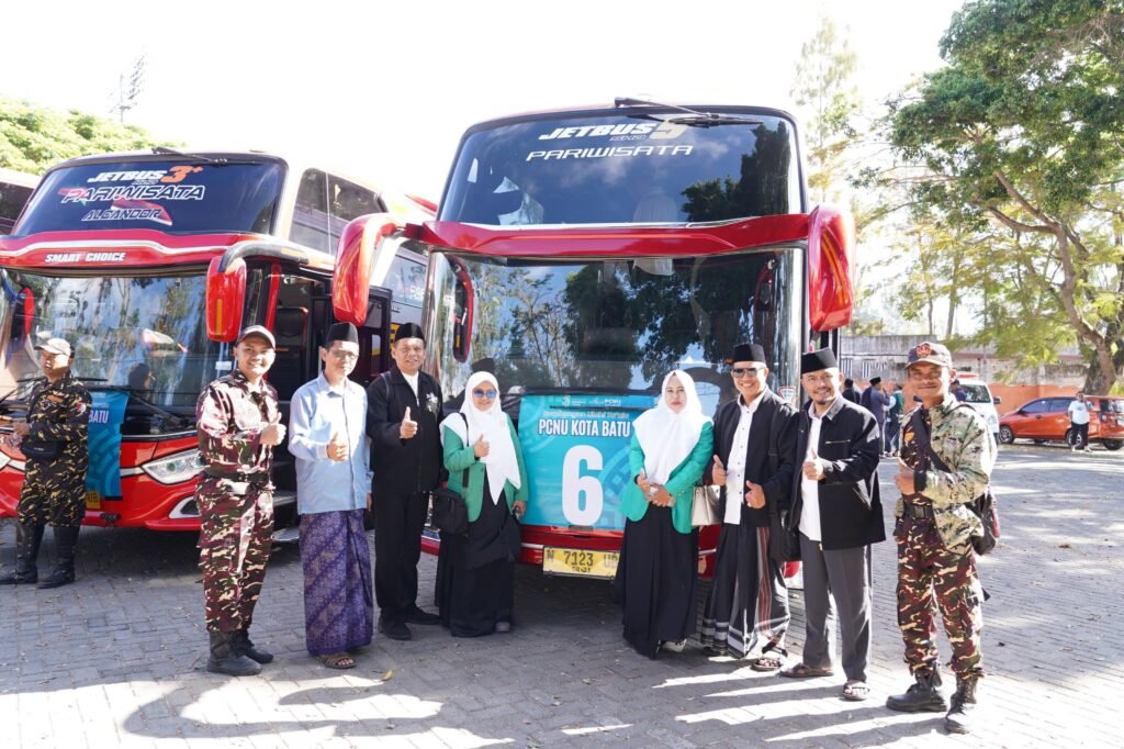 Portal Berita Indonesia dan Dunia Terkini Hari Ini, Update Harian Terbaru, Terlengkap, Tajam, Aktual dan Berimbang. Wali Kota Batu Lepas Peserta Muktamar NU, Doakan Keselamatan hingga Kembali ke Kota Batu - Teropong Rakyat