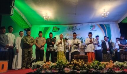 Ratusan Jamaah Hadiri Maulid Nabi Muhammad SAW di Karangpandan Pakisaji ,Pesan Keteladanan Rasul Menggema - Teropong Rakyat