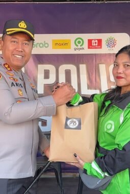 Kapolres Batu bersama Polwan gelar acara Jum’at Berbagi Berkah Bersama dalam Hari Jadi ke-78 Polwan RI Tahun 2026