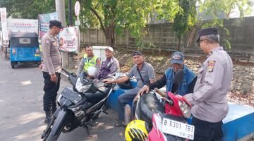 Jaga Jakarta On The Spot, Polres Pelabuhan Tanjung Priok Sampaikan Pesan Kamtibmas kepada Pengemudi Ojek Pangkalan dan Bajaj di Muara Baru