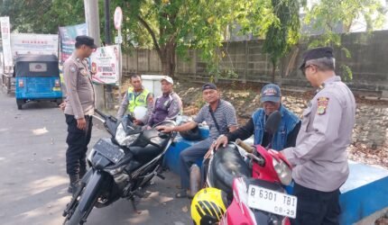 Jaga Jakarta On The Spot, Polres Pelabuhan Tanjung Priok Sampaikan Pesan Kamtibmas kepada Pengemudi Ojek Pangkalan dan Bajaj di Muara Baru - Teropong Rakyat