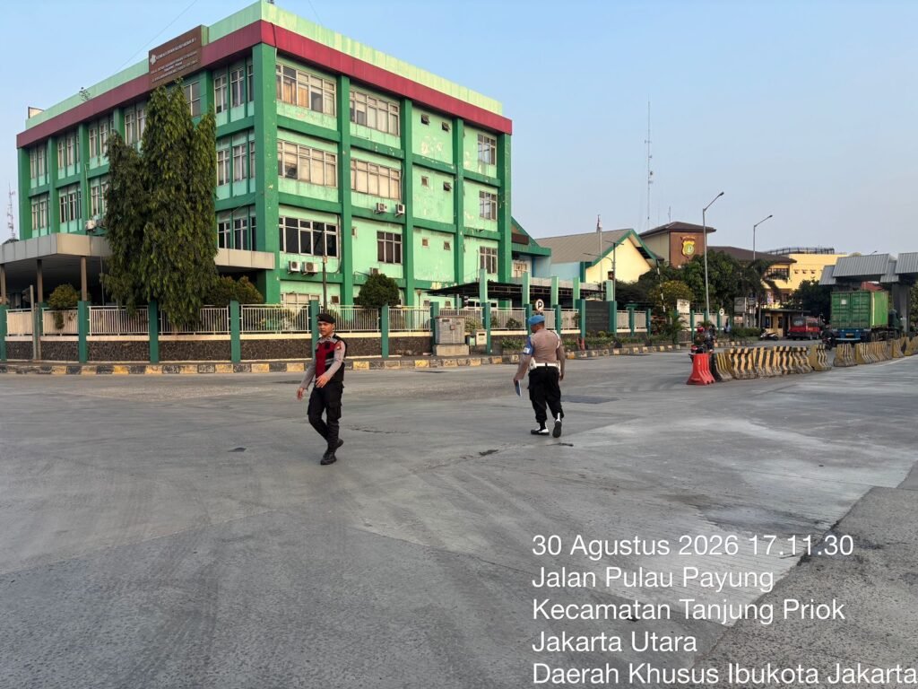 Polres Pelabuhan Tanjung Priok Tingkatkan Pengaturan Lalu Lintas, Pastikan Arus Kendaraan Lancar dan Kondusif - Teropong Rakyat
