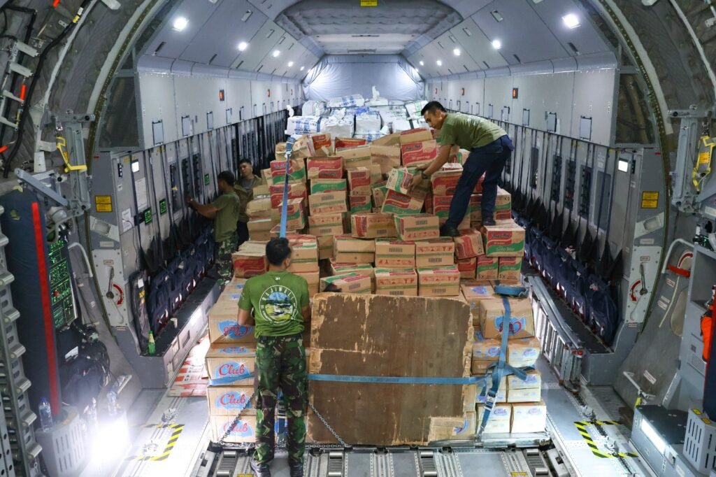 Hari Keenam Belas Penanganan Gempa NTT, 8.126 Personel TNI Dikerahkan dan 1.011,756 Ton Bantuan Disalurkan - Teropong Rakyat