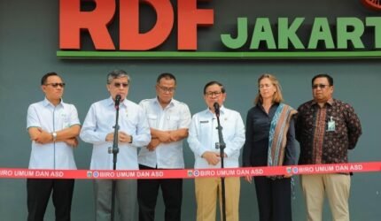 Kolaborasi Pusat dan DKI, Pekerja Informal Sektor Persampahan Dapat Perlindungan Sosial - Teropong Rakyat
