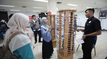 1.000 Kacamata Gratis Dibagikan! Aksi Sosial Optik Melawai Bantu Warga Jakarta Utara Melihat Lebih Jelas