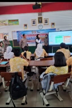 JJOS Police Goes to School, Polres Pelabuhan Tanjung Priok Edukasi Pelajar SMPN 261 Muara Angke tentang Kekerasan dan Bijak Bermedia Digital