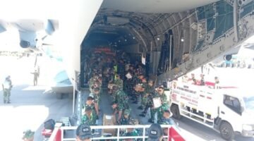 Hari Kedua Belas Penanganan Gempa NTT, TNI Kirim 925,638 Ton Bantuan