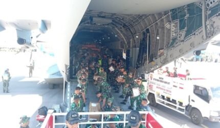 Hari Kedua Belas Penanganan Gempa NTT, TNI Kirim 925,638 Ton Bantuan - Teropong Rakyat