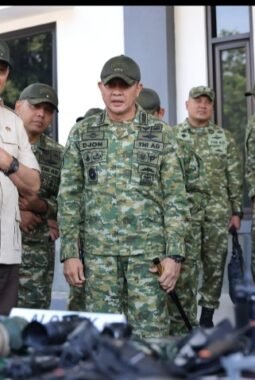 Panglima TNI Tinjau Kesiapan Prajurit dalam Complex Warfare Course di Batujajar