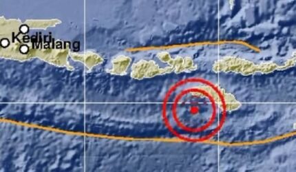 Gempa Dahsyat NTT 47 Tewas 5.000 Mengungsi Ratusan Bangunan Rusak - Teropong Rakyat