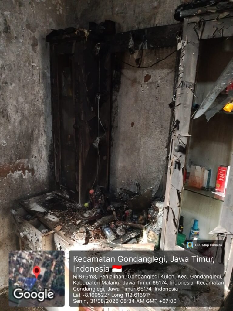 Lupa Cabut Setrika, Rumah Warga Gondanglegi Terbaka - Teropong Rakyat