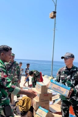 Hari Kedelapan Belas Penanganan Gempa NTT, TNI Kirim 1.054,603 Ton Bantuan