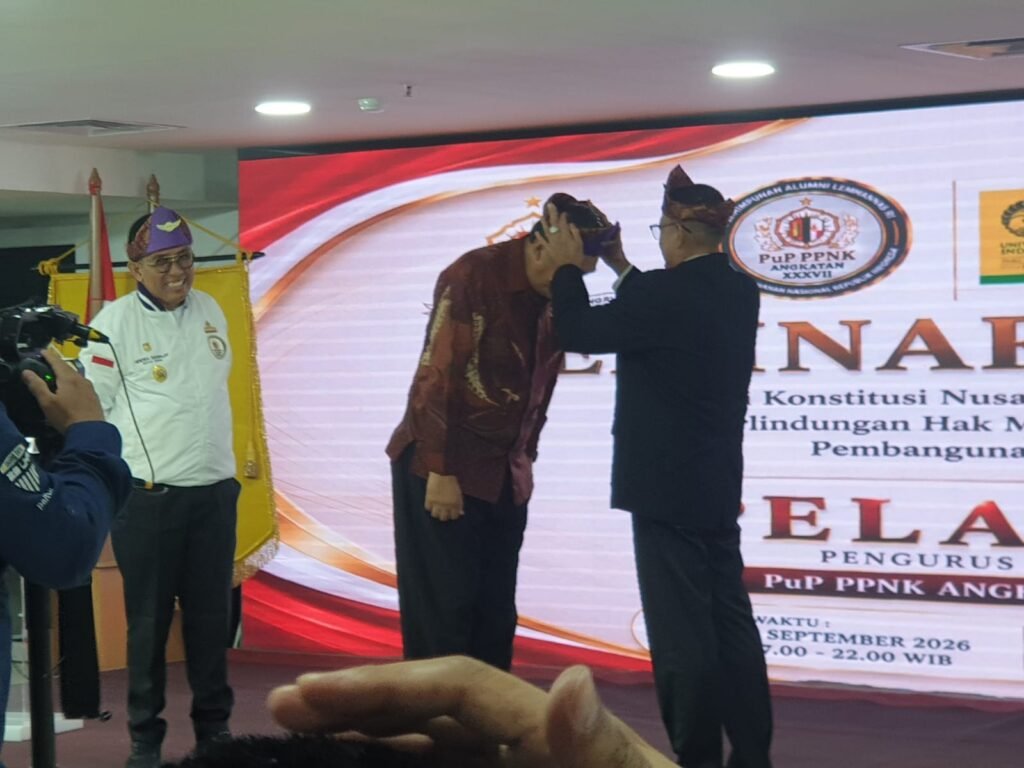 Portal Berita Indonesia dan Dunia Terkini Hari Ini, Update Harian Terbaru, Terlengkap, Tajam, Aktual dan Berimbang. Alumni Lemhannas Angkatan XXXVII Dilantik, Langsung Luncurkan Teori Konstitusi Nusantara untuk Perlindungan Masyarakat Adat - Teropong Rakyat