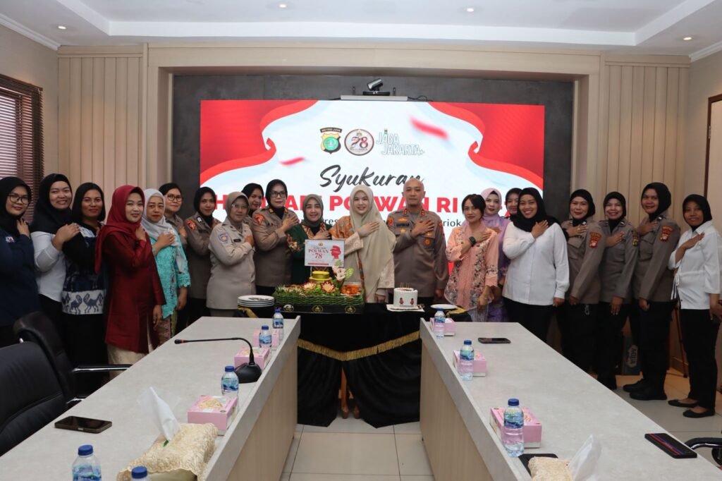 Semarak HUT ke-78 Polwan RI, Polwan Polres Pelabuhan Tanjung Priok Gelar Syukuran dan Pererat Soliditas - Teropong Rakyat