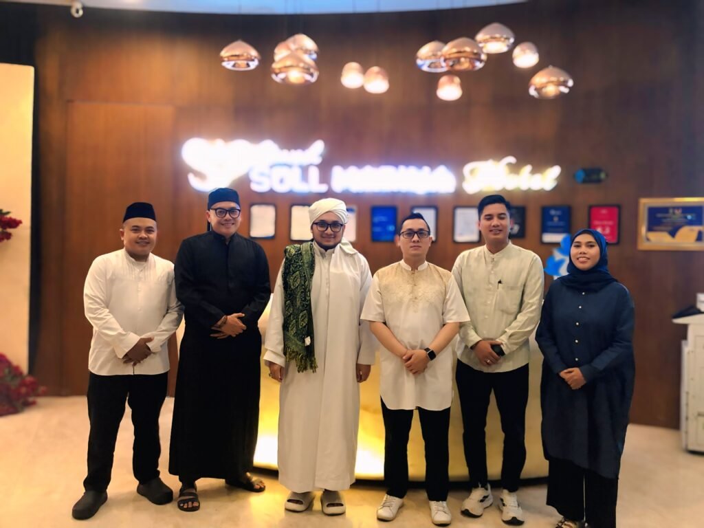 Portal Berita Indonesia dan Dunia Terkini Hari Ini, Update Harian Terbaru, Terlengkap, Tajam, Aktual dan Berimbang. Teladani Akhlak Rasul, Grand Soll Marina Hotel Tangerang Gelar Maulid Akbar Bersama Habib Hafid Baraqbah - Teropong Rakyat