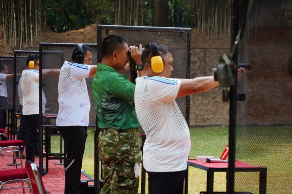 Portal Berita Indonesia dan Dunia Terkini Hari Ini, Update Harian Terbaru, Terlengkap, Tajam, Aktual dan Berimbang. Irjen TNI Berikan Briefing kepada Pati Mabes TNI Bahas Berbagai Isu Terkini - Teropong Rakyat