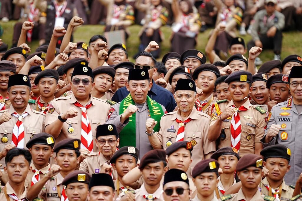 Portal Berita Indonesia dan Dunia Terkini Hari Ini, Update Harian Terbaru, Terlengkap, Tajam, Aktual dan Berimbang. Kapolri di Kemah Nasional PUI: Jaga Persatuan, Siapkan Generasi Muda Majukan Indonesia - Teropong Rakyat