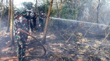 Gambut Jadi Medan Tempur, Satgas Darat Lanud Sjamsudin Noor Pantang Pulang Sebelum Bara Terkendali