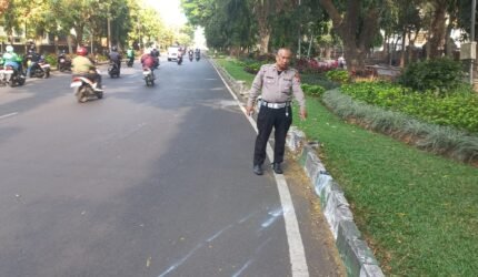 Diduga Kurang Konsentrasi, Pengendara Honda Beat Tewas Tabrak Median Jalan di Kota Malang - Teropong Rakyat