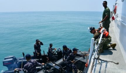 Latihan Pengenalan Alat Penyelamatan Kapal Perkuat Kemampuan TNI dan Unsur Maritim AS - Teropong Rakyat