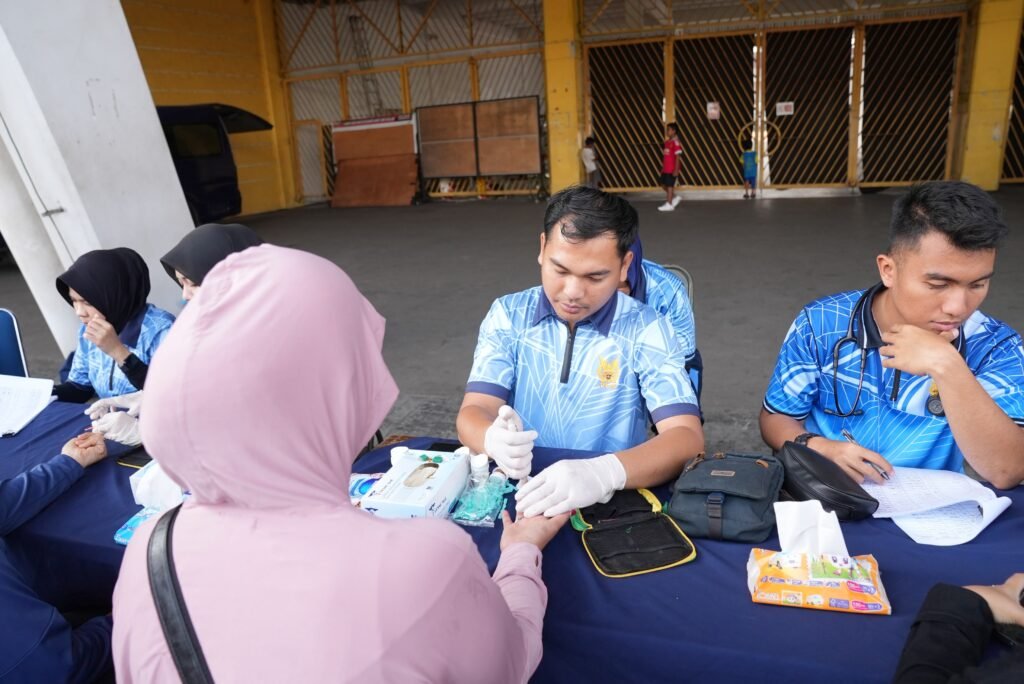 Portal Berita Indonesia dan Dunia Terkini Hari Ini, Update Harian Terbaru, Terlengkap, Tajam, Aktual dan Berimbang. Sambut HUT ke-81 TNI, Bhakti Kesehatan TNI Layani Masyarakat di Jakarta - Teropong Rakyat
