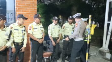Patroli Jaga Jakarta Jaga Priok di Pelabuhan Sambil Bagikan Masker