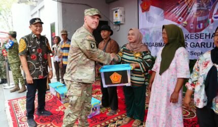 Dankodiklat TNI Tinjau Bakti Kesehatan Dan Bakti Sosial SGS 2026 Di Martapura - Teropong Rakyat