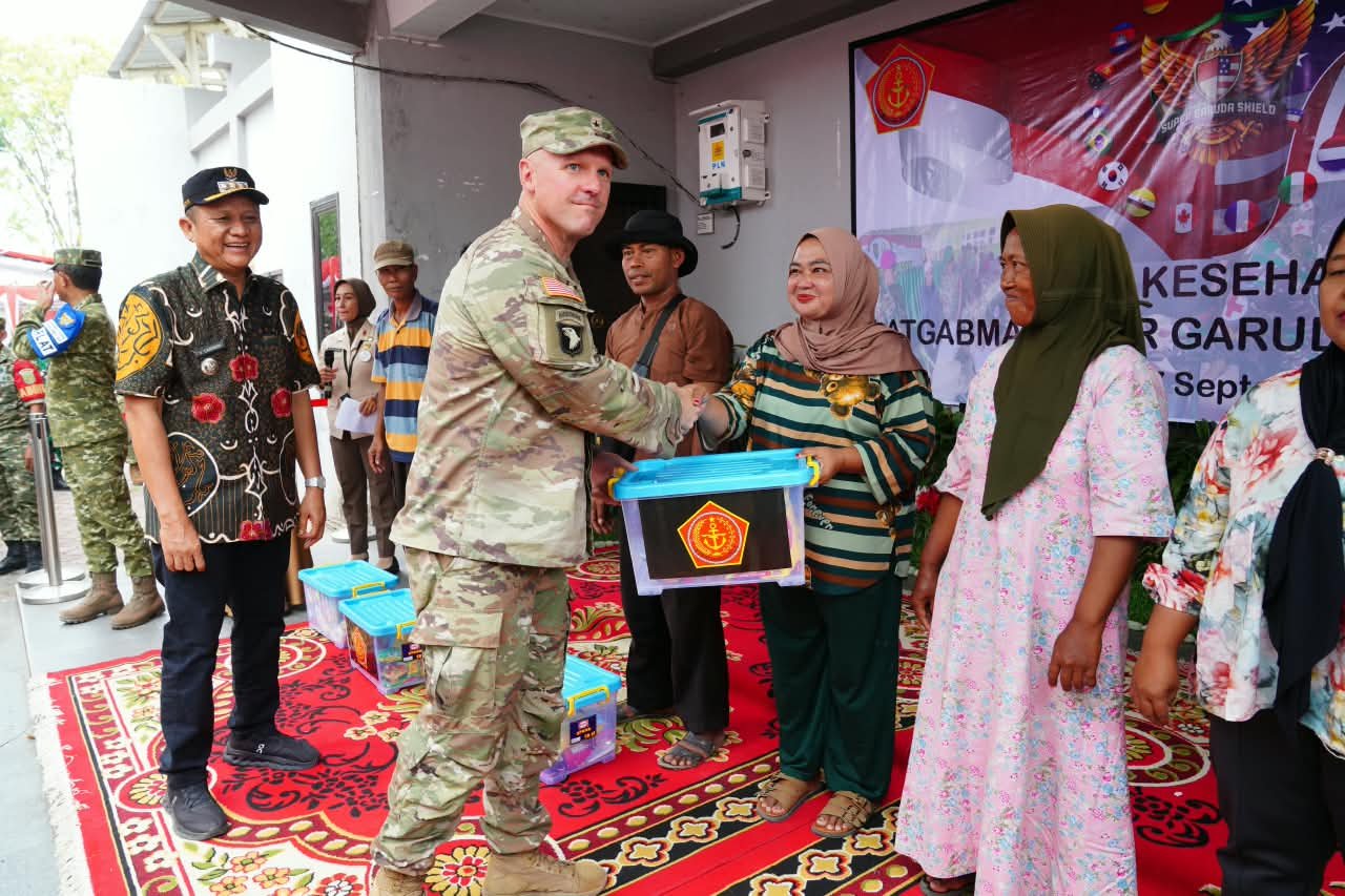 Dankodiklat TNI Tinjau Bakti Kesehatan Dan Bakti Sosial SGS 2026 Di Martapura