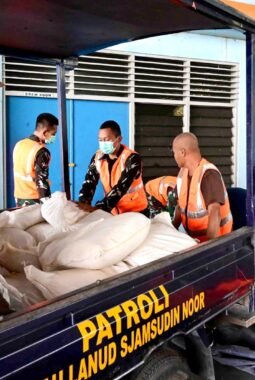 Tiga Sortie, Tiga Ton NaCl Disemai dari Udara, Lanud Sjamsudin Noor Dukung OMC Tekan Karhutla Kalimantan Selatan