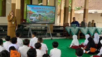 Situs Watu Lumpang hingga Linggayoni Dikenalkan ke Siswa, Museum Keliling Telusuri Jejak DAS Metro