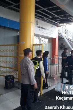 Pengamanan Embarkasi KM Gunung Dempo Tujuan Surabaya Berlangsung Aman dan Lancar, Polisi Pastikan Penumpang Tertib dan Aman