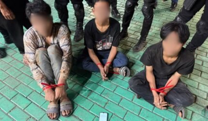 Brimob Polda Metro Jaya Amankan Tiga Pelaku Perampasan di Tomang - Teropong Rakyat