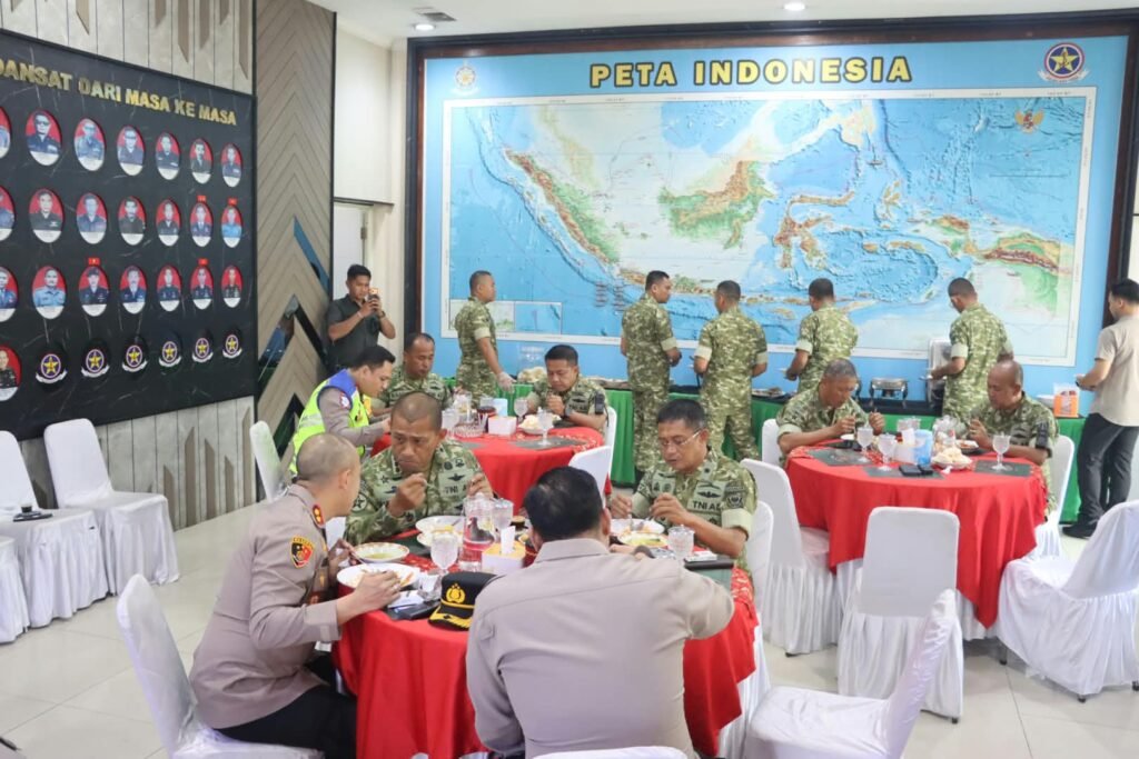 Portal Berita Indonesia dan Dunia Terkini Hari Ini, Update Harian Terbaru, Terlengkap, Tajam, Aktual dan Berimbang. Kapolres Pelabuhan Tanjung Priok Perkuat Sinergitas dengan Satangair Pusbekangad TNI-AD - Teropong Rakyat