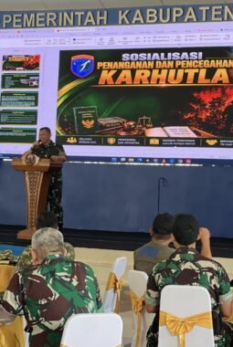 TNI Intensifkan Penyuluhan Pencegahan Karhutla di 11 Kecamatan Kabupaten Melawi, Kalbar