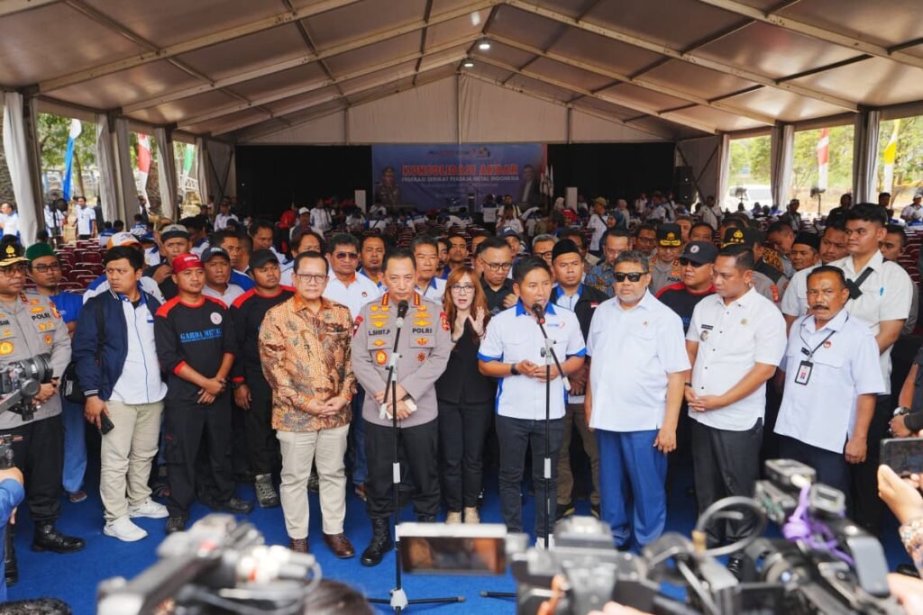 Kapolri ke Pengusaha: Jadikan Buruh Aset, Mitra, dan Keluarga Perusahaan - Teropong Rakyat
