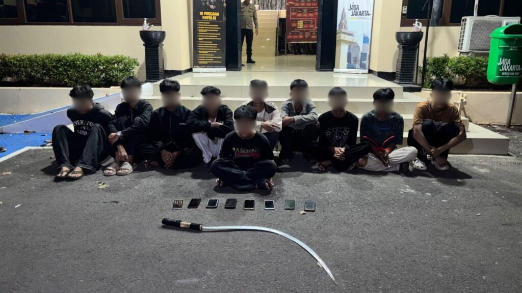 Patroli Gabungan Brimob Amankan 18 Pemuda Diduga Hendak Tawuran di Jakarta Timur - Teropong Rakyat