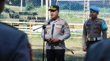 Kapolres Batu Pimpin Apel Siaga Karhutla, Kerahkan Water Bombing Padamkan Titik Api di Gunung Kawinajang