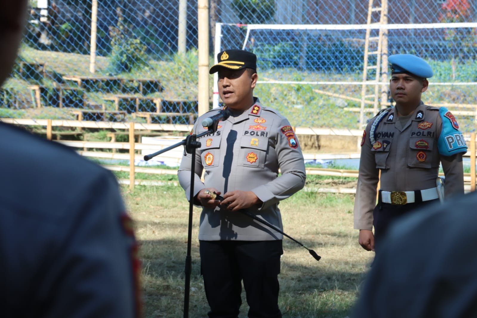 Kapolres Batu Pimpin Apel Siaga Karhutla, Kerahkan Water Bombing Padamkan Titik Api di Gunung Kawinajang