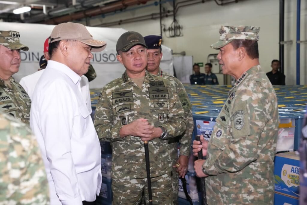 Panglima TNI Bersama Menko Polkam Lepas Satgas Terpadu Port Visit 2026 JAKARTA,teropongrakyat.co - (Puspen TNI - Teropong Rakyat