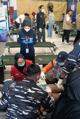 TNI Kerahkan Alutsista dan Pasukan Khusus TNI AL Intensifkan Pencarian Korban KM Virgo Transport 8